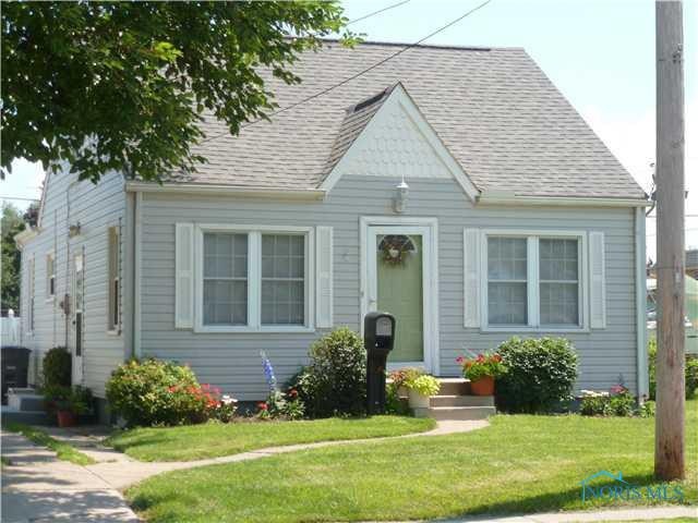 5708 Edgewater Dr, Toledo, OH 43611 - photo 1