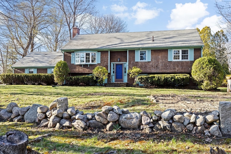 44 Meeting House Ln, Scituate, MA 02066 - photo 1