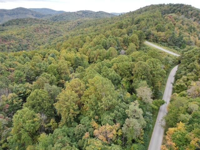 28 ACRES