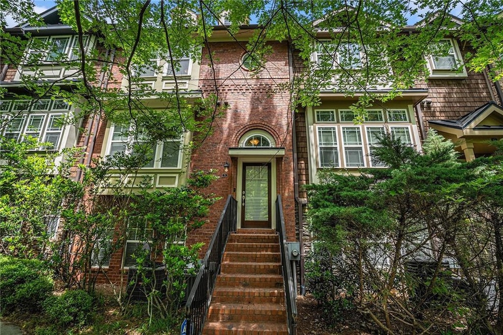 Pending $565,000 • Co-Listing Agent