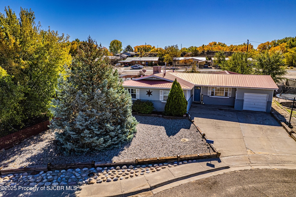 829 Apache Place, Aztec, NM 87410 - photo 1