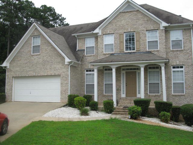 8056 Abington Dr, Locust Grove, GA 30248 - photo 1