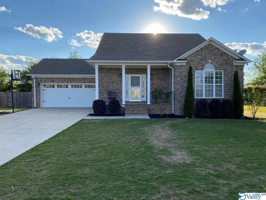 4 bedroom home in East Limestone!