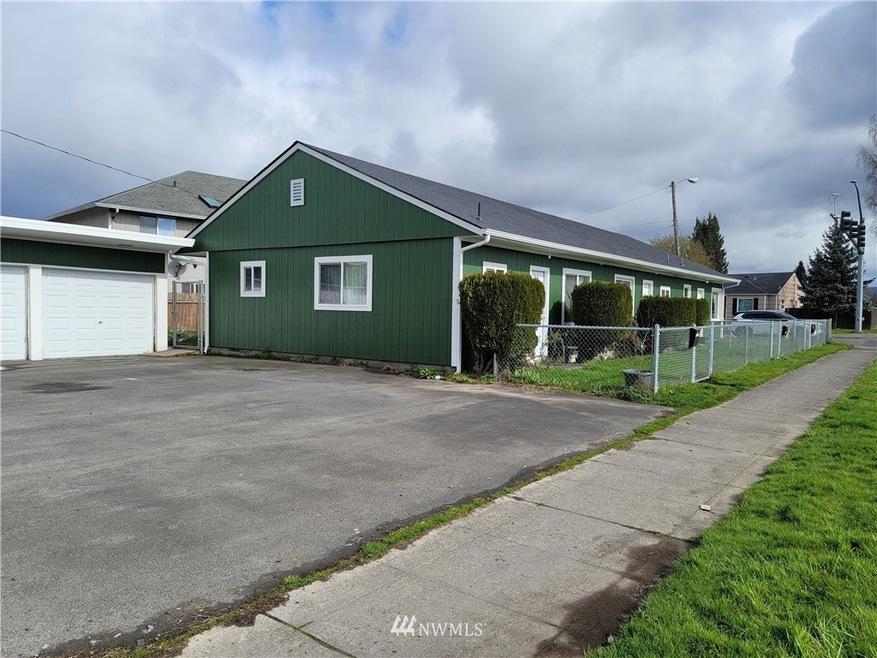 3002 Washington Way, Longview, WA 98632 - photo 1