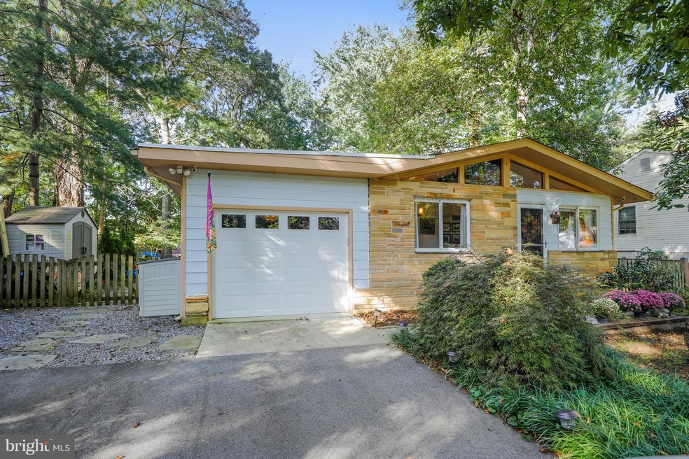 420 Holly Dr, Annapolis, MD 21403 - photo 1