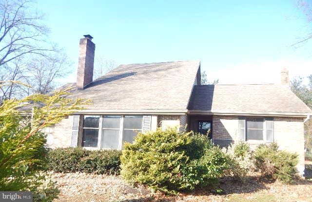 203 Fern Ave, Gloucester City, NJ 08030 - photo 1