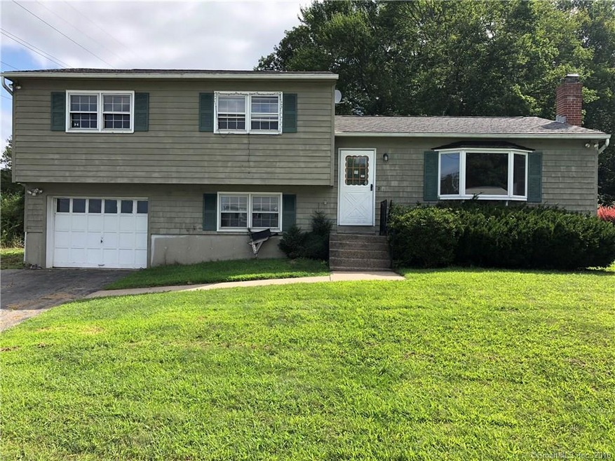 125 Dellwood Dr, Waterbury, CT 06708 - photo 1