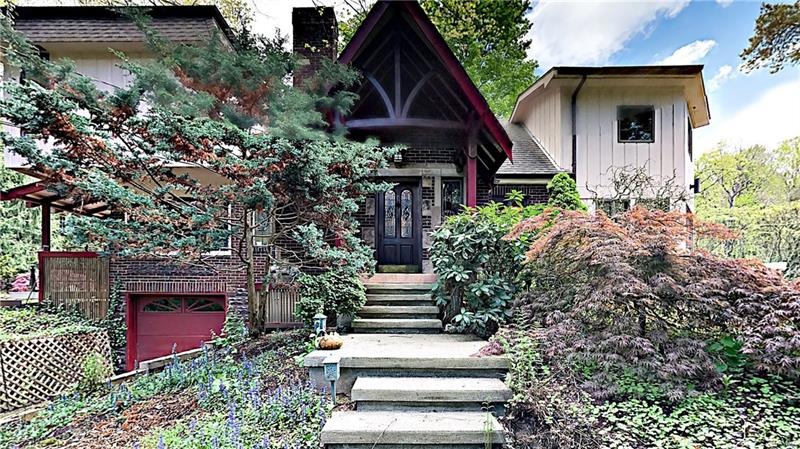 Secluded Franklin Park Setting