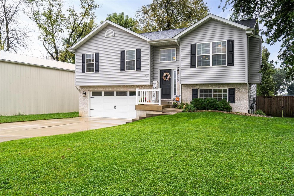 209 W Division St, Maryville, IL 62062 - photo 1