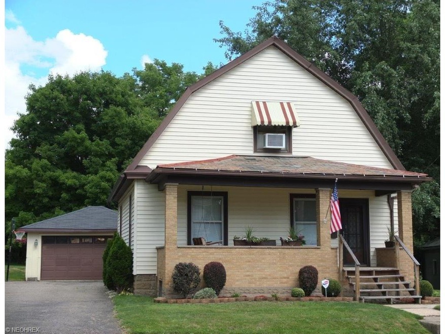 Charming 3 bedroom, 1 full bath home with fantasti