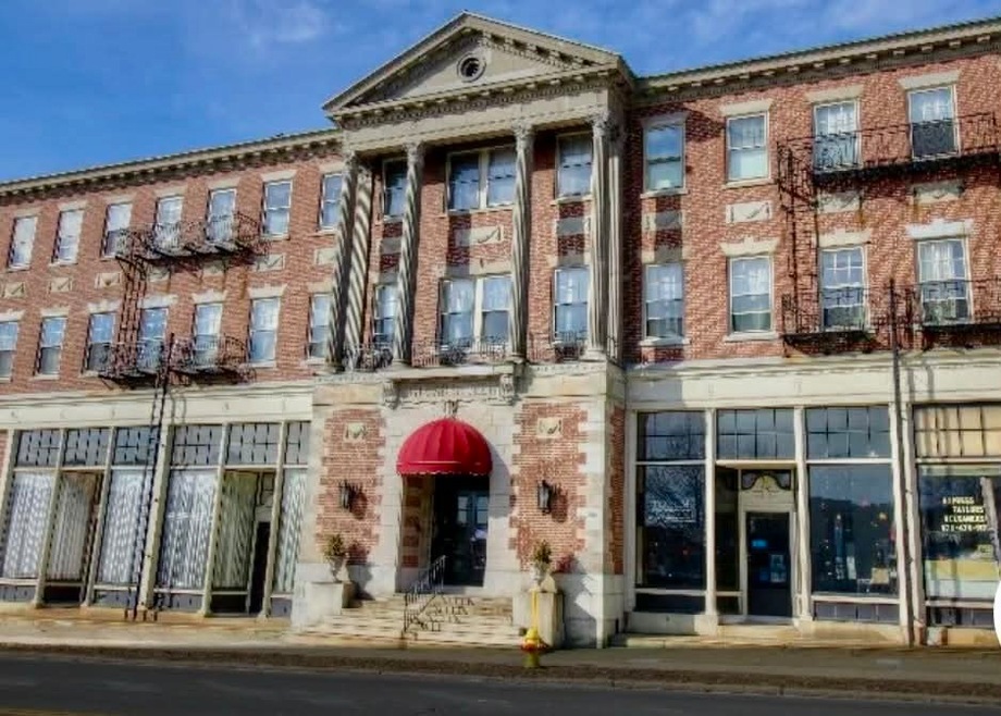 354 N Main St unit 202, Andover, MA 01810 - photo 1