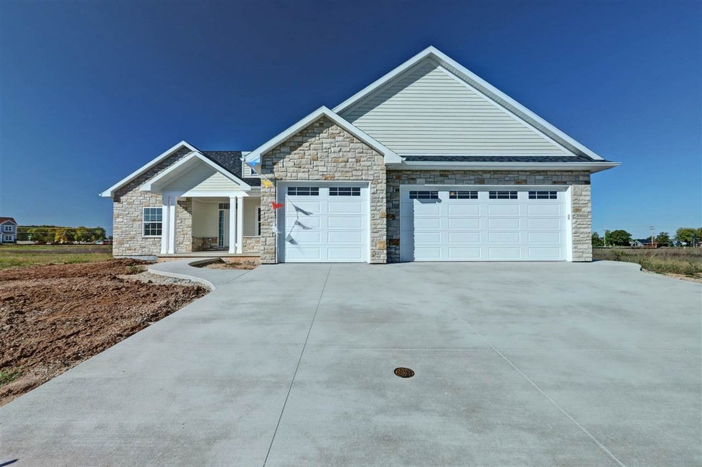 N9343 Varsity Ln, Appleton, WI 54915 - photo 1