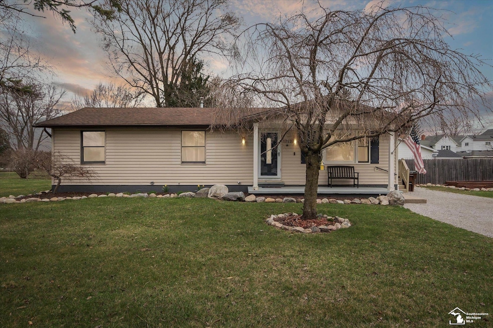 1712 Center St, Carleton, MI 48117 - photo 1