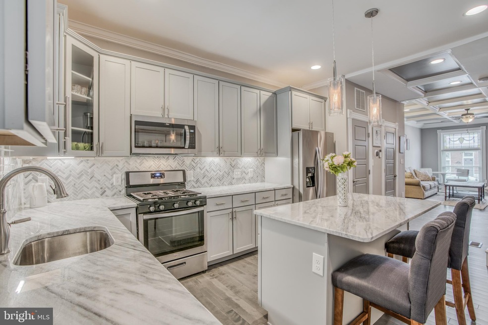 731 S Linwood Ave, Baltimore, MD 21224 - photo 1