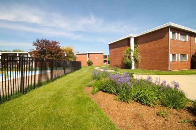 150 E Lake St unit 4B, Elmhurst, IL 60126 - photo 1