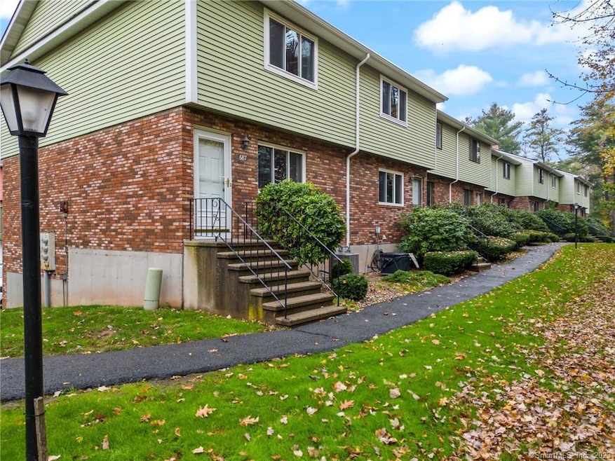 687 Churchill Dr, Newington, CT 06111 - photo 1