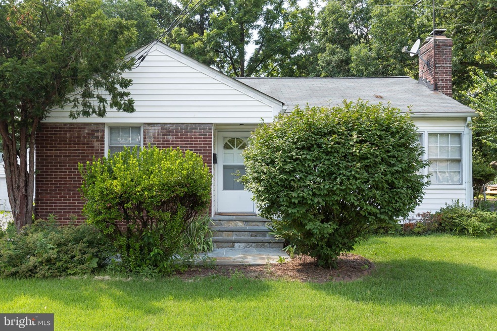 110 Chestnut St, Gaithersburg, MD 20877 - photo 1