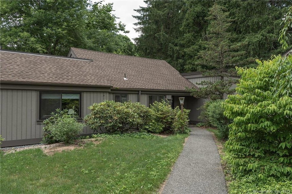 501 Heritage Village unit B, Southbury, CT 06488 - photo 1