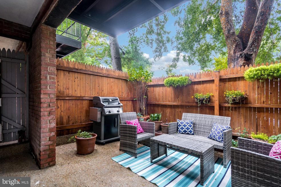 1853 Biltmore St NW unit A, Washington, DC 20009 - photo 1