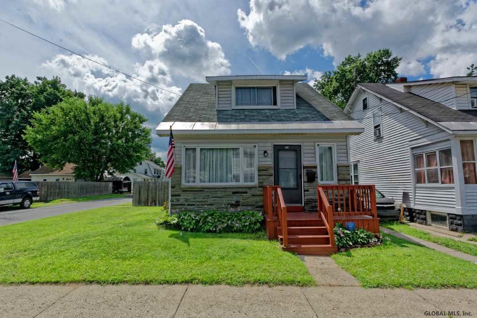 654 Draper Ave, Schenectady, NY 12306 - photo 1