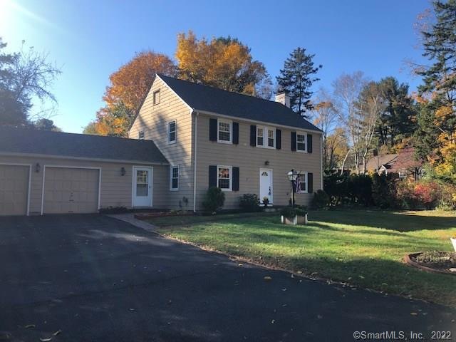 7 Hillsboro Dr, West Hartford, CT 06107 - photo 1