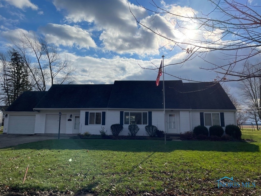 717 Fort Findlay Rd, Woodville, OH 43469 - photo 1