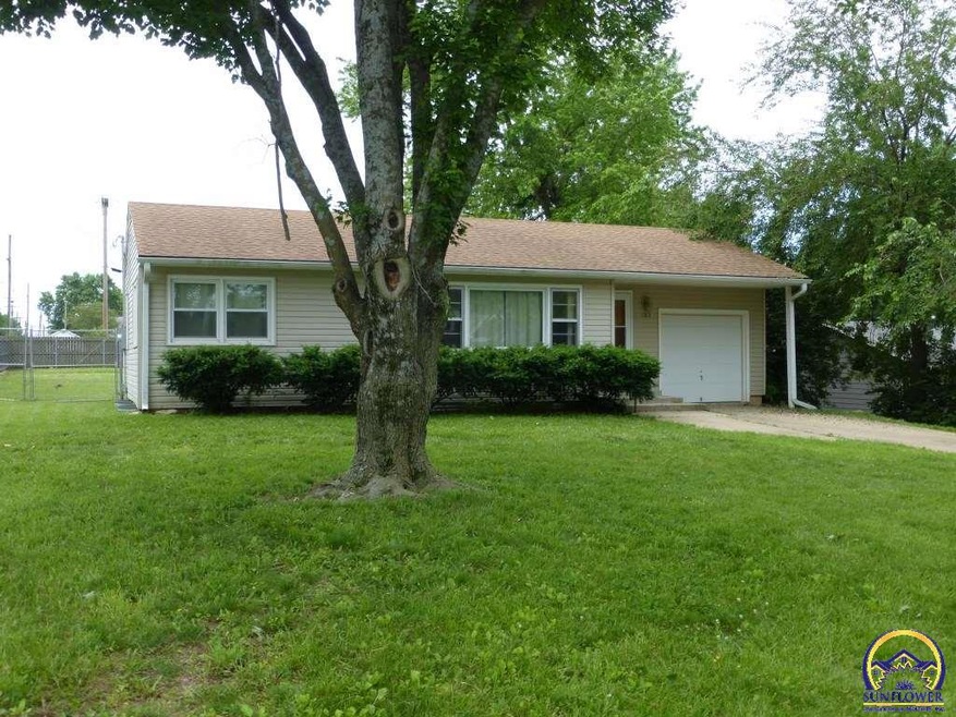 103 W 5th St, Hoyt, KS 66440 - photo 1