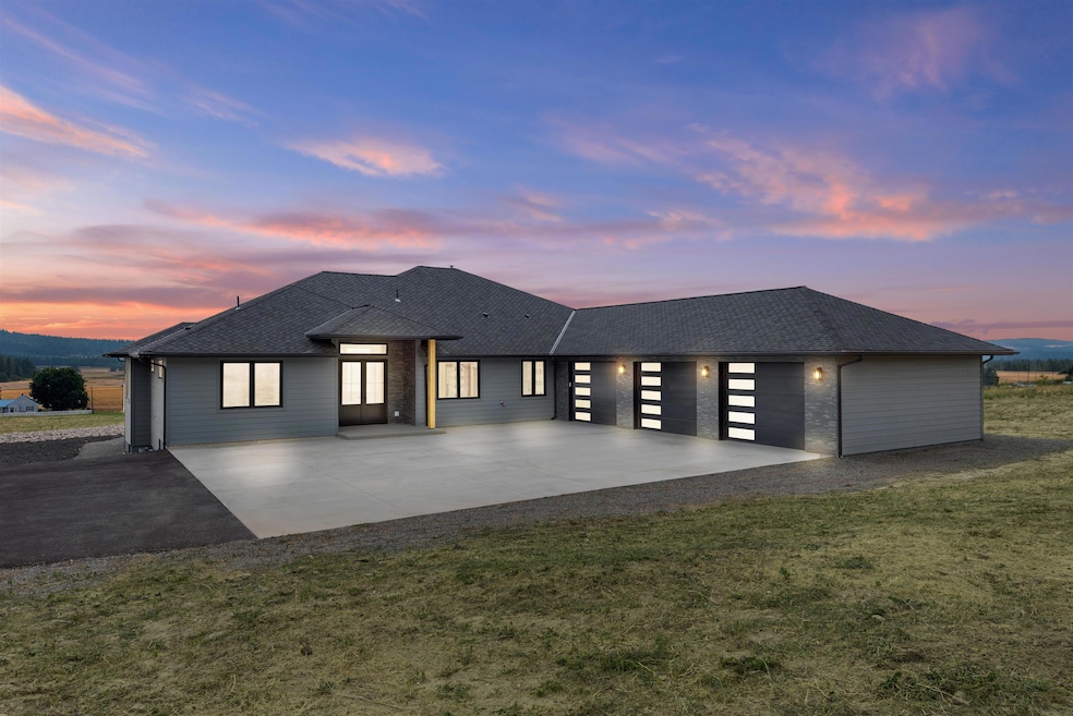 For Sale $999,999 • Co-Listing Agent