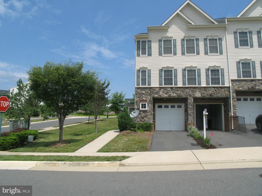2803 Chinkapin Oak Ln unit 218, Woodbridge, VA 22191 - photo 1