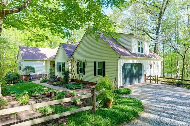 11821 Bridgeforth Mill Dr, Amelia Court House, VA 23002 - photo 1