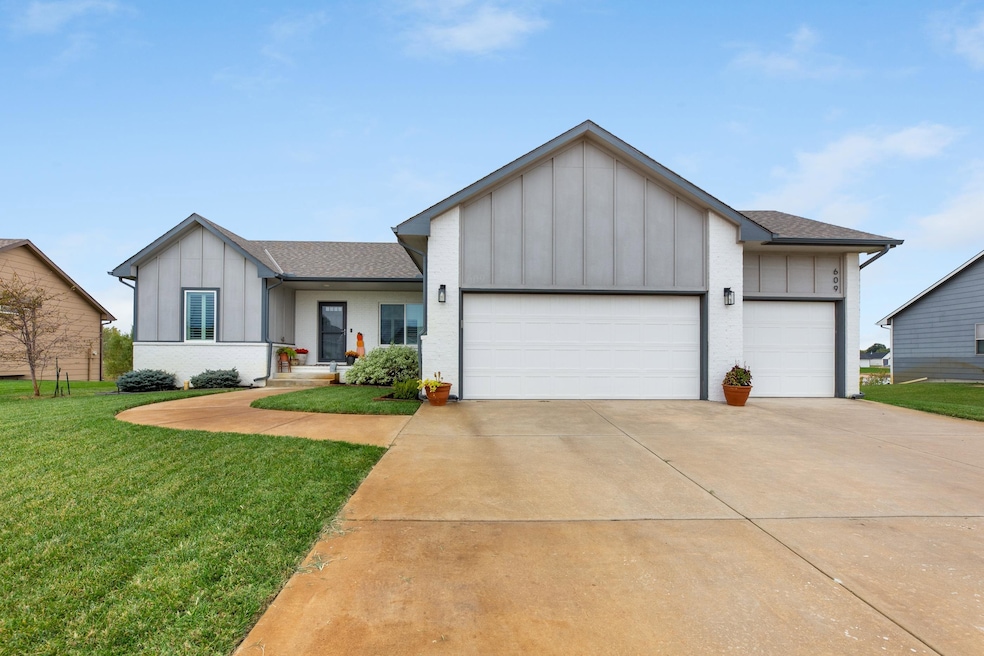 Under Contract $334,900