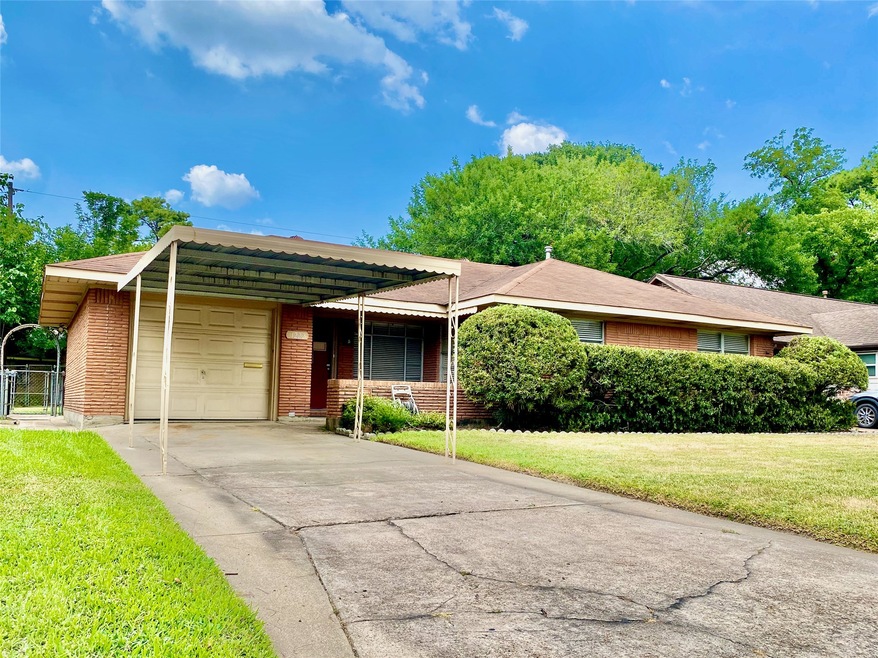 1222 Stonecrest Dr, Houston, TX 77018 - photo 1