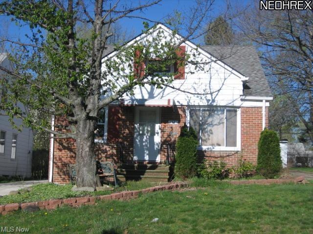 Presenting: 1520 Maplegrove