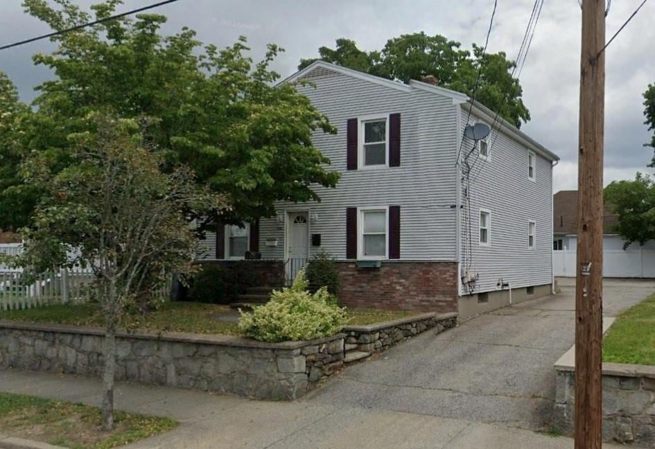 652 Armistice Blvd unit 2, Pawtucket, RI 02861 - photo 1