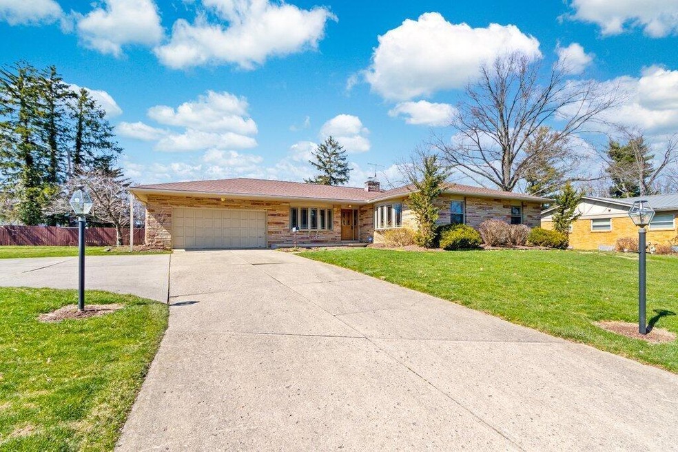 4463 Lauraland Drive East-1.jpg-SMALL