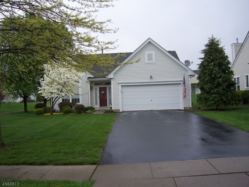 8 Weybourne Ln unit 8, Belvidere, NJ 07823 - photo 1