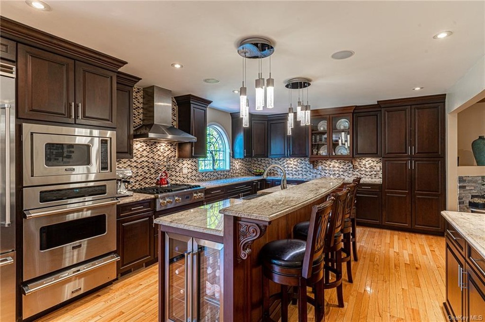 2 Westbrook Ct, Cortlandt Manor, NY 10567 - photo 1