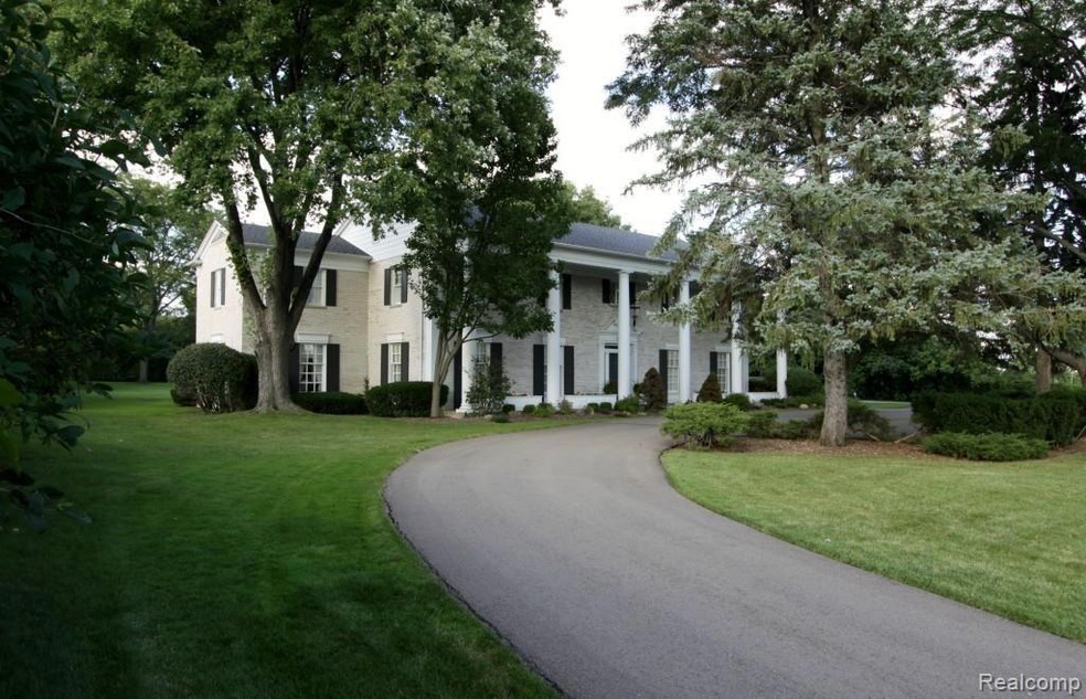 3320 Parkside Dr, Flint, MI 48503 - photo 1