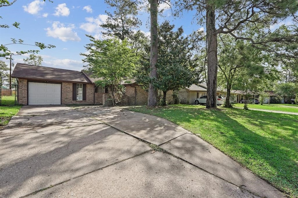 7717 Gleason Rd, Houston, TX 77016 - photo 1