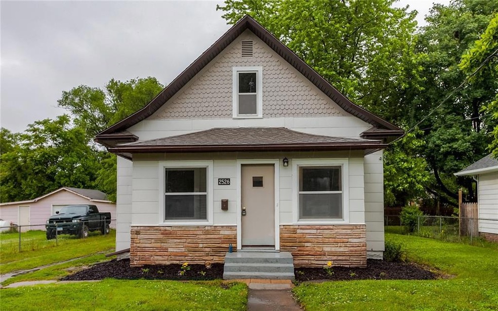 2526 Capitol Ave, Des Moines, IA 50317 - photo 1