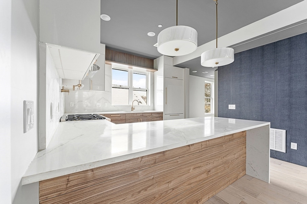 1 Cedar St unit 6, Cambridge, MA 02140 - photo 1