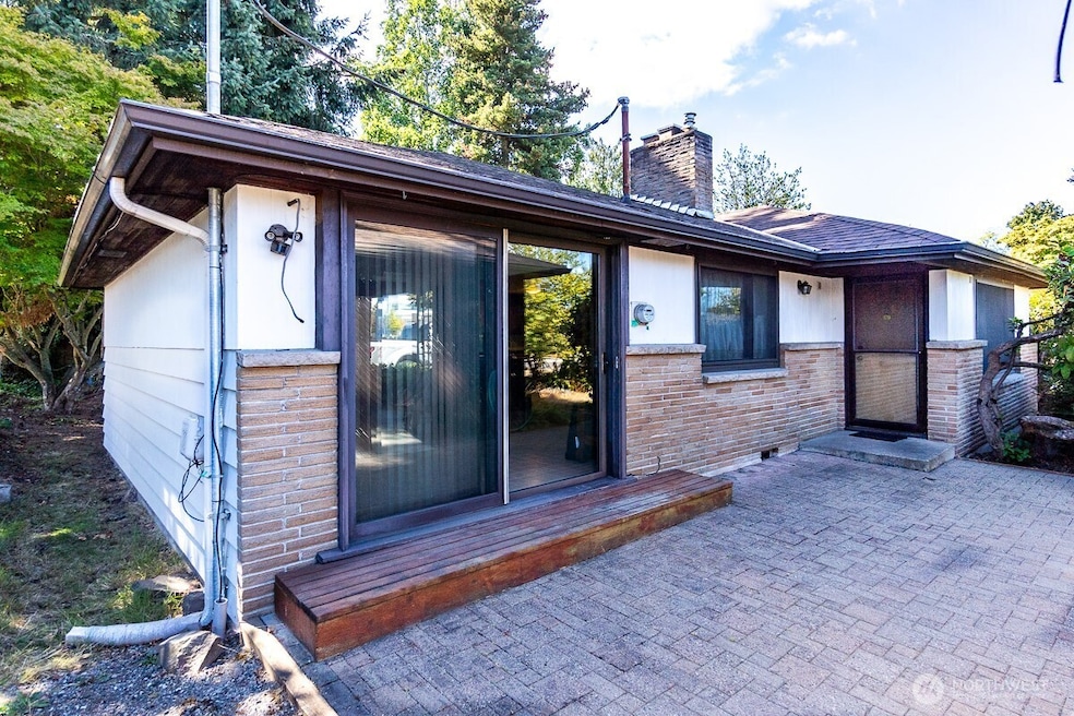 Pending $599,950 • Co-Listing Agent