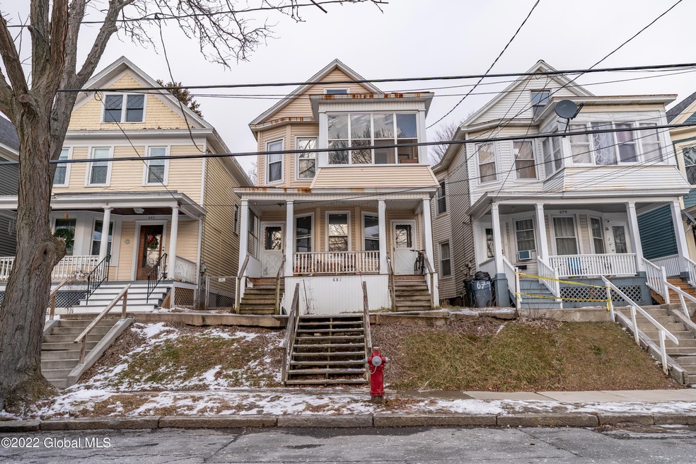 681 Myrtle Ave, Albany, NY 12208 - photo 1