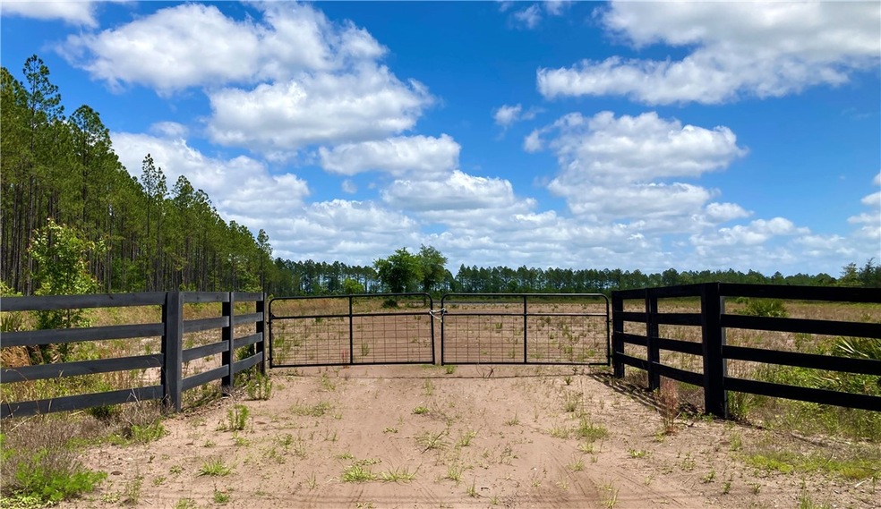 Entrance from Old Dixie Highway