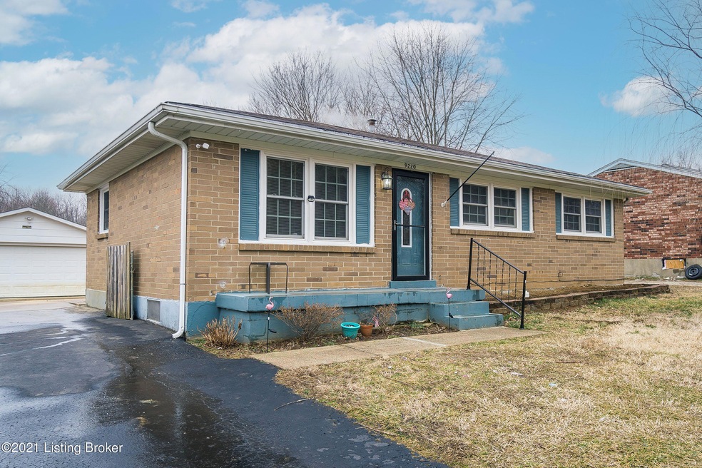 9220 Lantana Dr, Louisville, KY 40229 - photo 1