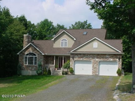 102 Delaware Crest Dr, Dingmans Ferry, PA 18328 - photo 1