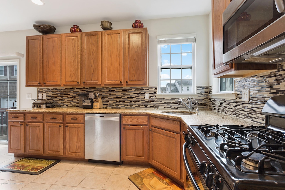 246 Morning Glory Dr, Monroe Township, NJ 08831 - photo 1