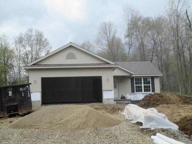 800 Royal Cir, Howard, OH 43028 - photo 1