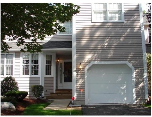 121 Bishops Forest Dr unit 121, Waltham, MA 02452 - photo 1