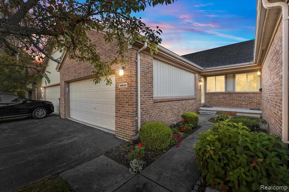 46930 Country Ln unit 11, Macomb, MI 48044 - photo 1